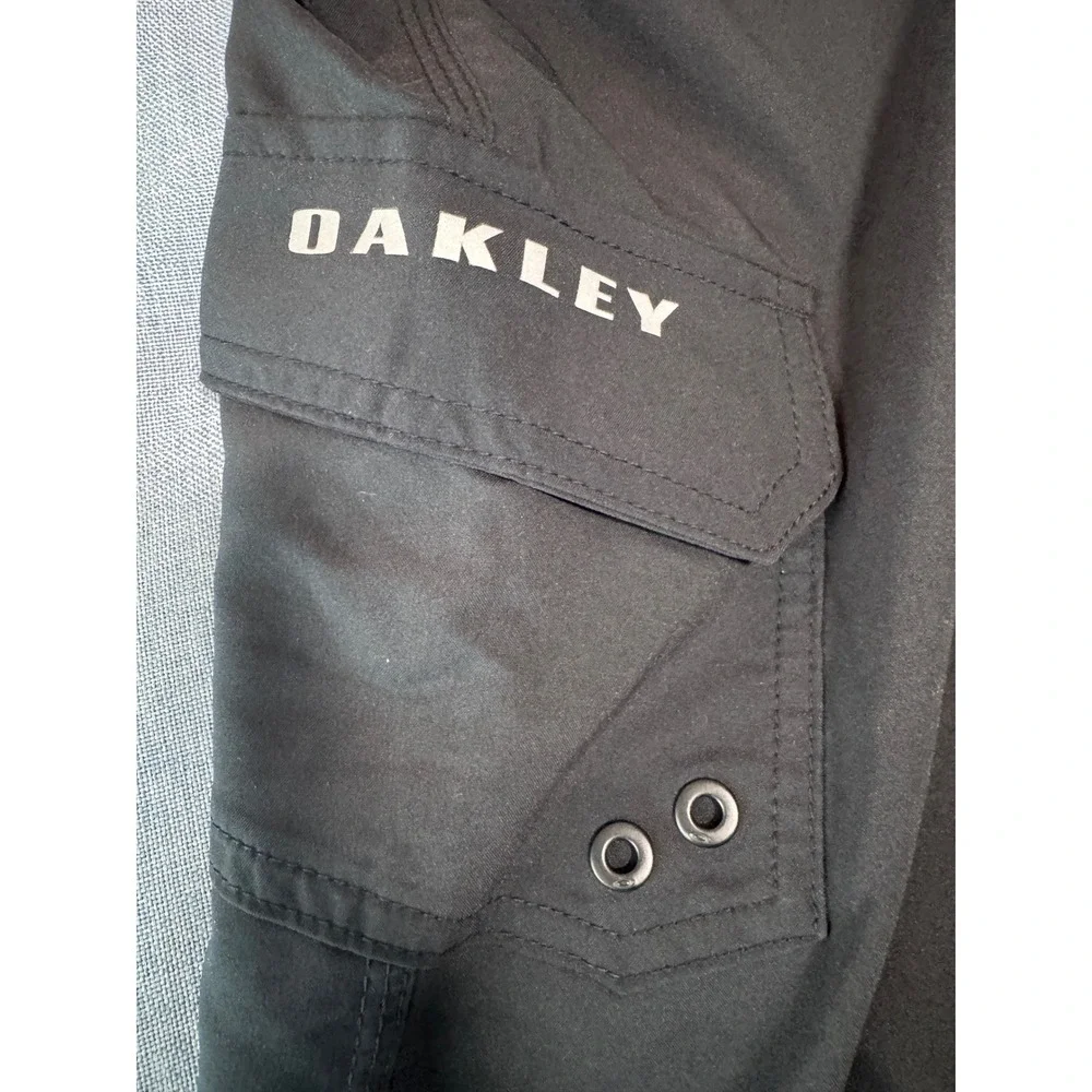 Oakley Kana 21 Mens Board Shorts Black Cargo Pocket Swim Trunks Regular Fit  38
